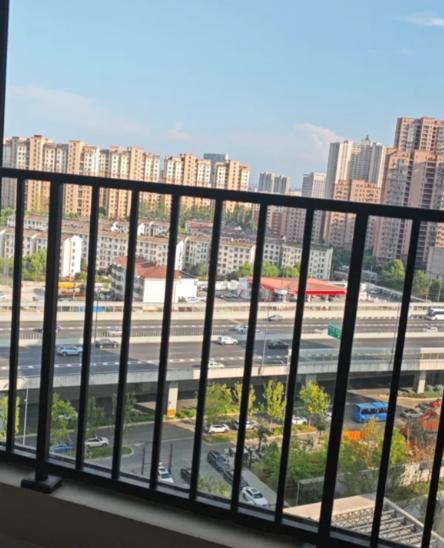 买房是普通人掏空六个钱包的大事，选错位置不仅每天住着糟心，以后想转手更是没人接盘