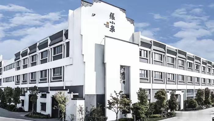 五日暴涨45%，股民把张小泉炒成了光模块概念股。结果公司连夜澄清：我们只剪布、剪