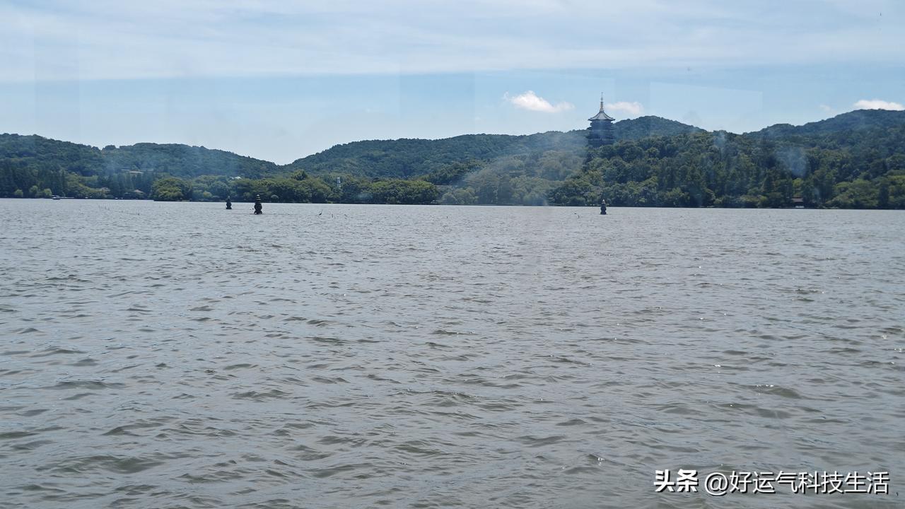 暑假出门旅游太热了！在杭州待了三天，直接拉了两天肚子。根源就是刚到那天下午，在苏
