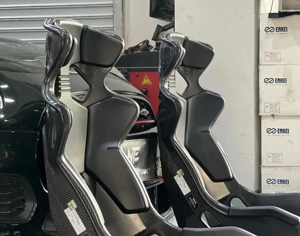 突发！RECARO破产了！10万元一对椅子成传说。据报道，德国的传统汽车座椅制造