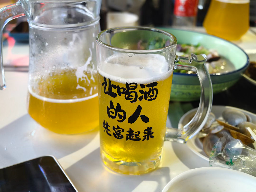 我们共同奔赴一场热爱大幕落下又各奔东西但我们知道未来还会再见一次又一次而每一次相