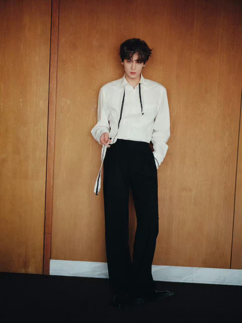 田栩宁 × 今日欧莱雅品牌线下活动造型大片田栩宁黑色大衣造型 田栩宁宁波活动人气