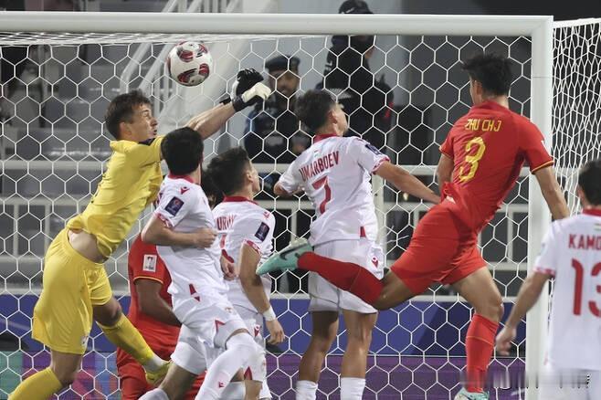 韩媒：因“表现不佳”而被塔吉克斯坦羞辱的中国队，现在挑战在FIFA排名第107位