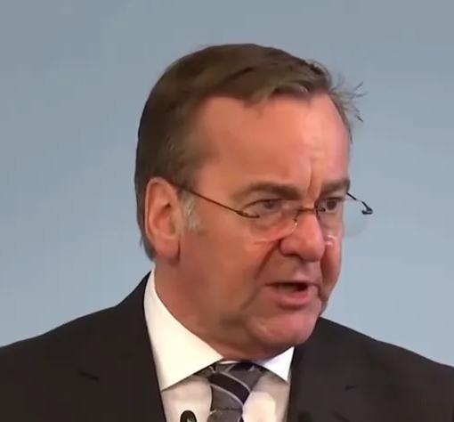 日本行，有护卫舰，潜艇还有航空母舰，他们可以去，还有高市她也应该去。德国拒绝出兵