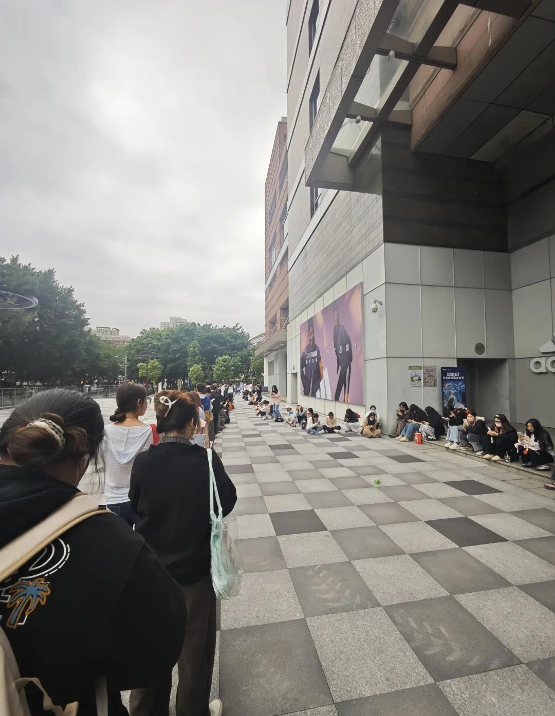 莱阳正佳 惊呆了
八点55到已经排长隆了[流泪][流泪][流泪]莱阳