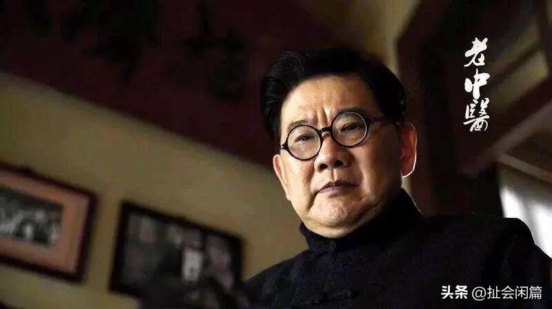 曹可凡何德何能能够有这样的资源？
继《老中医》和《老酒馆》之后，又在《家有七郎》