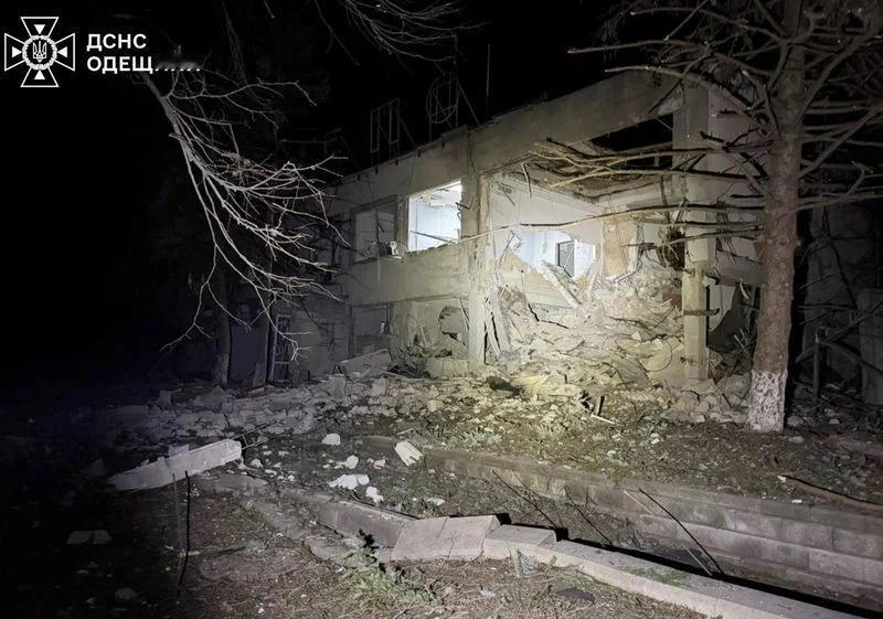 能源战战时首当其冲。 乌克兰的黑海城市敖德萨(Odesa)周四因俄罗斯一系列袭击