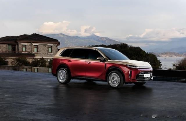 给国产车排个名:
1、论颜值......是长安
2、论豪华……是红旗
3 、论发