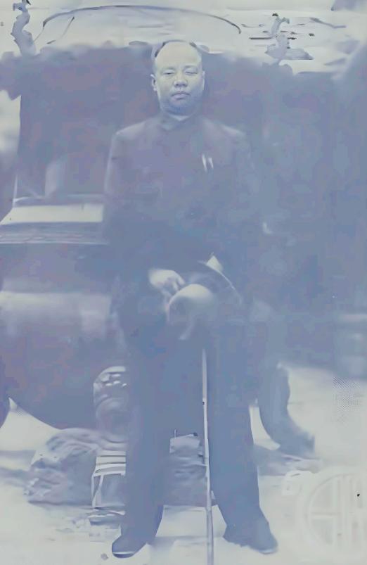 1942年，宋美龄让戴笠秘密除掉王世和。戴笠听到名字，后背瞬间冒冷汗，马上向蒋介