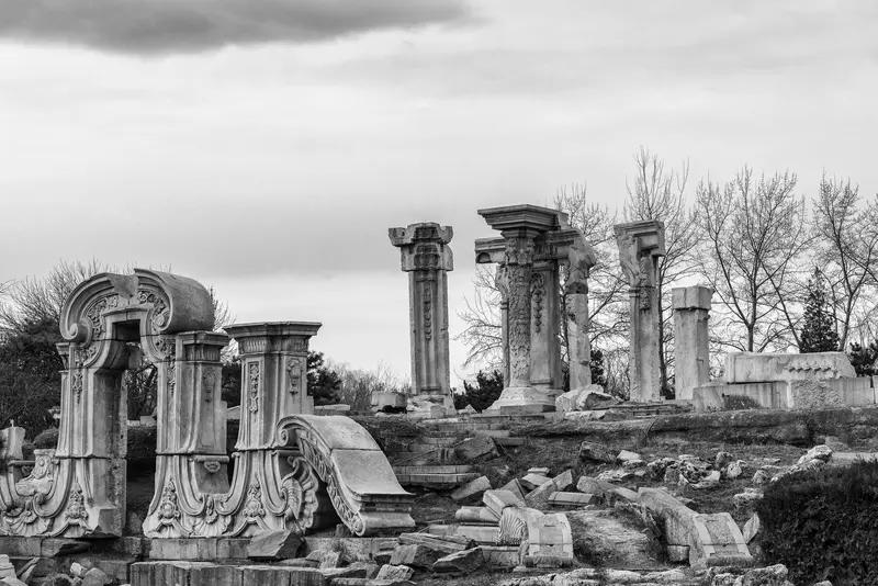 其实，八国联军没有烧毁我们的圆明园？那是英法联军干的坏事。早在1860年第二次鸦