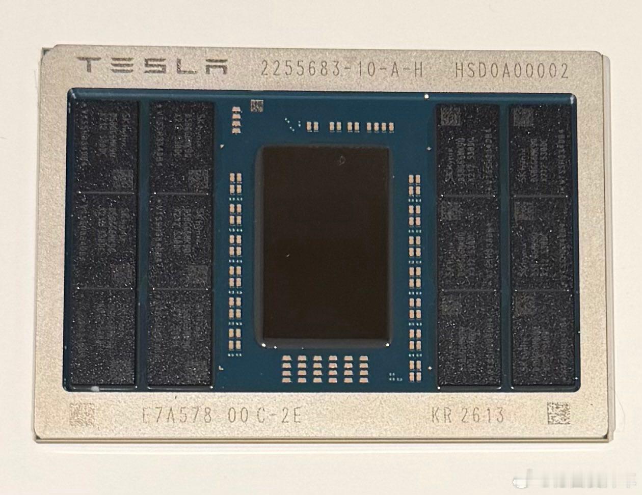 马斯克今天宣布特斯拉AI5芯片流片成功，看样子芯片的代工厂选定了台积电和三星，估