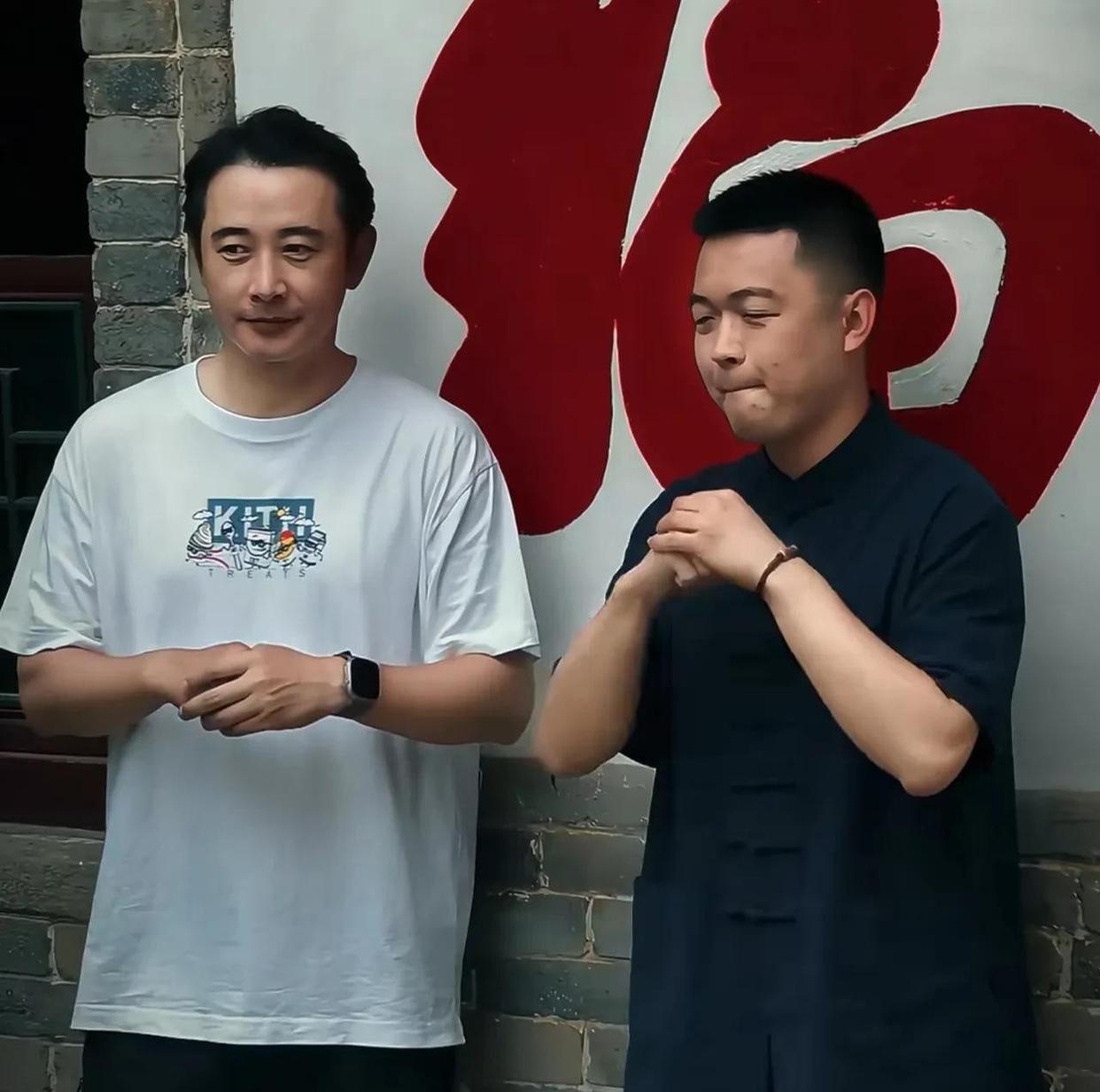 44岁罗晋现身大孤山，容颜沧桑发际线后移 
