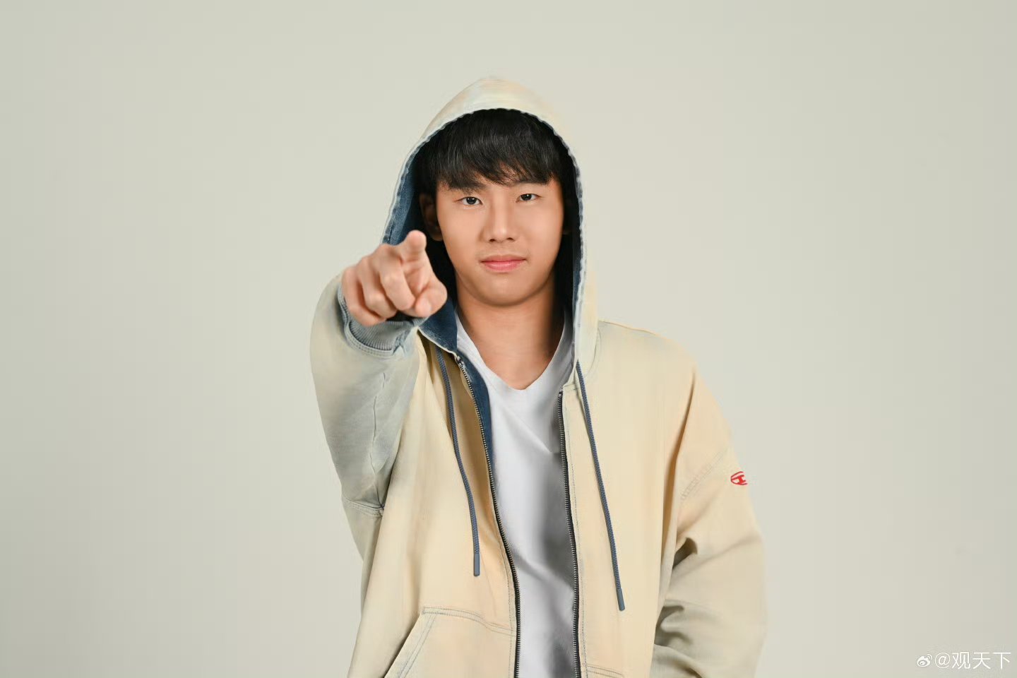 张家鸣英式培养路径的中国样本张家鸣签约伯恩利俱乐部 试训封神！18岁张家鸣打动伯