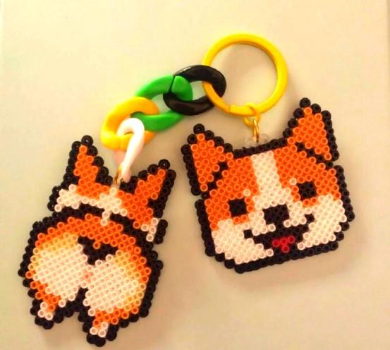 拼豆经济，不起眼的百亿生意
商场里的拼豆手工店越来越多。顾客坐下来，挑图纸，拿镊