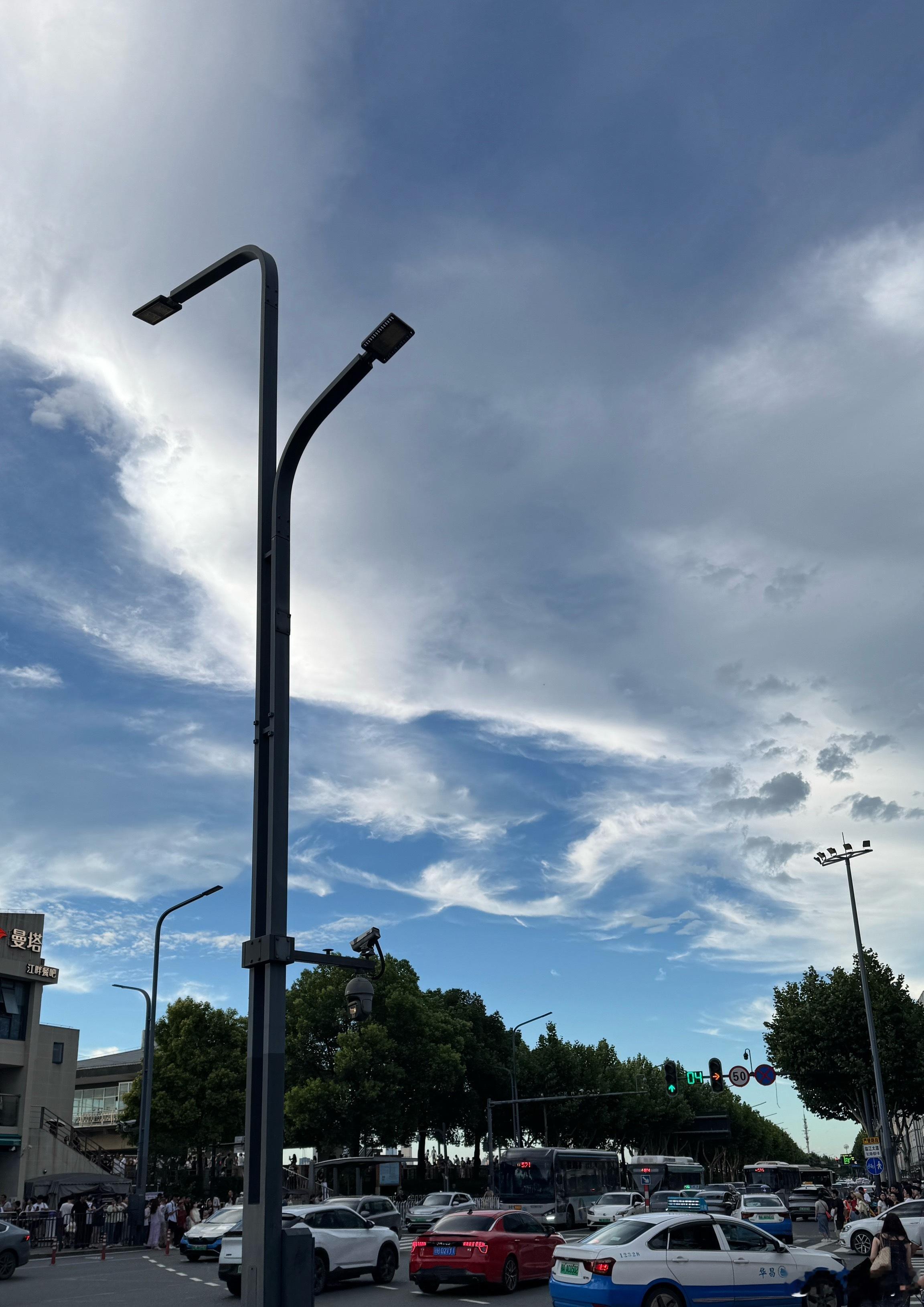 7.11SOL行情分析SOL近期虽然借着赛道热度维持在高位震荡，表面看着挺强，但