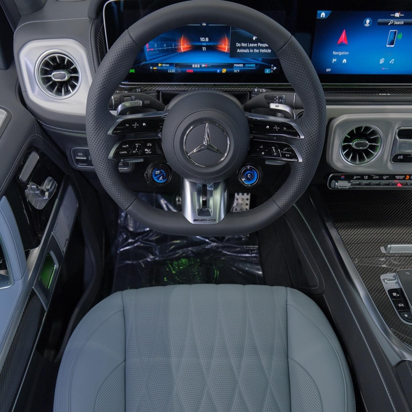 2026款梅赛德斯-奔驰 G63 AMG阿拉伯灰外观原厂查尔斯蓝内饰曼索里轮毂4