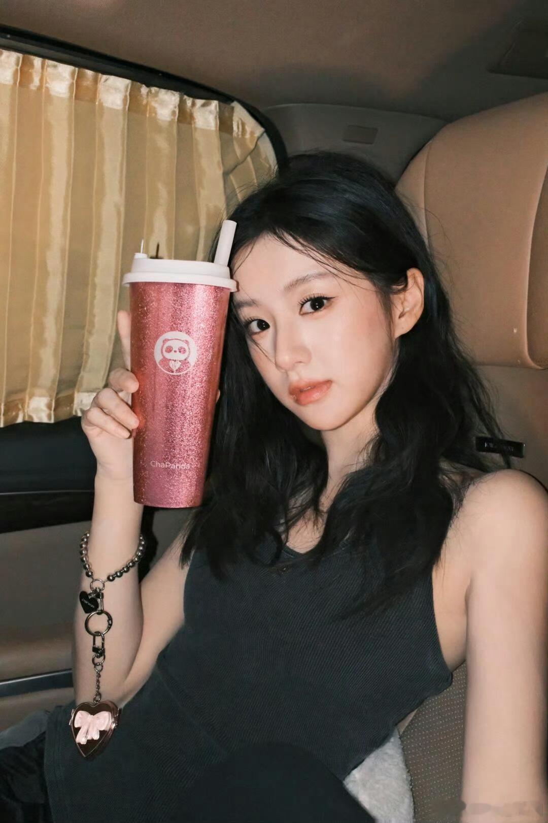 包上恩 真的就是那种第一眼就惊艳的大美女[爱慕] ​​​