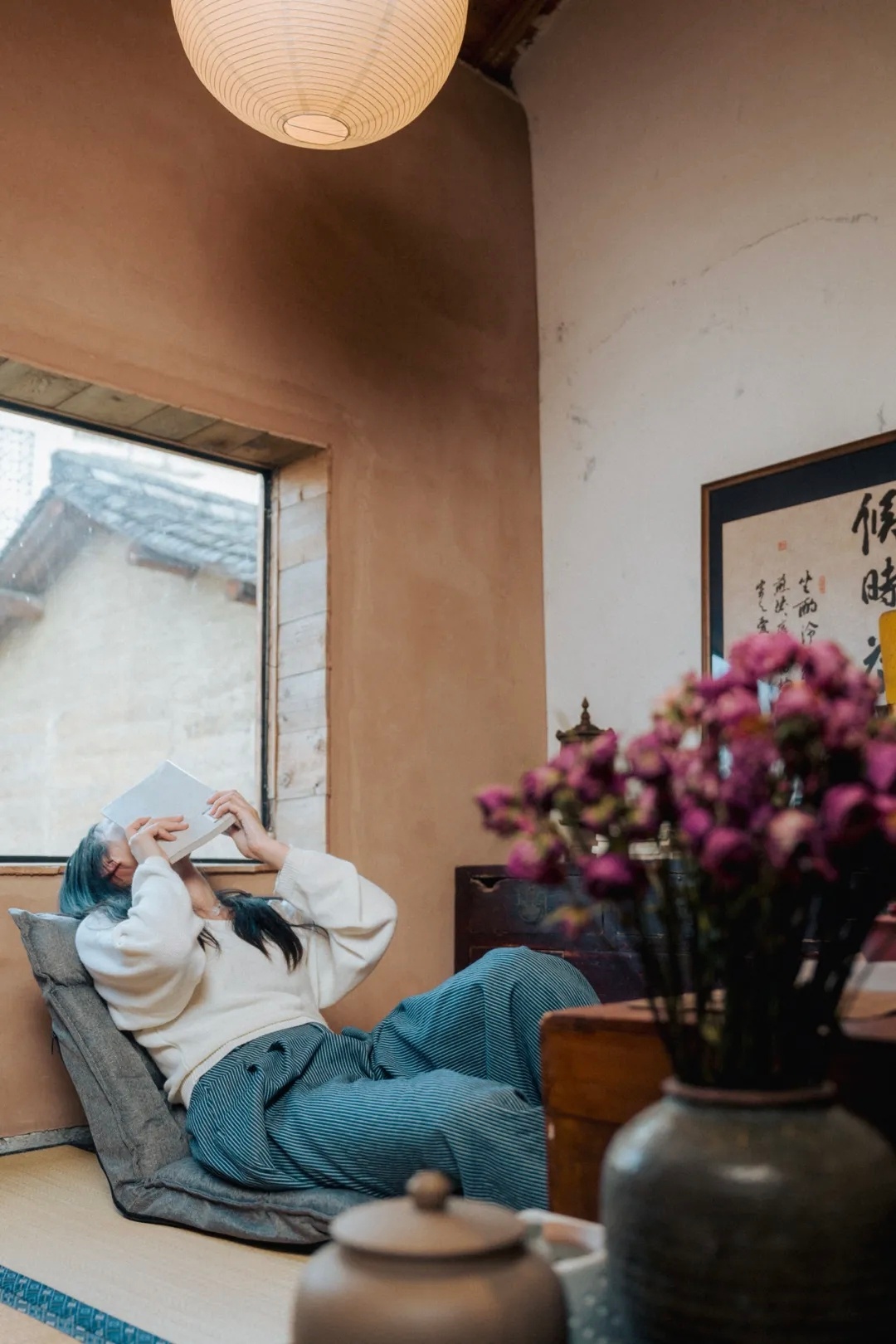 弃瓜养花别做别人故事的看客了。把目光从屏幕前收回，种进自己的生活里。去读书，去流