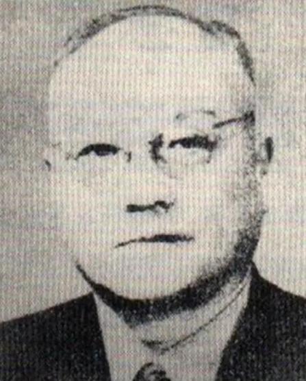 1945年，中统局长徐恩曾被撤职，回家摔了帽子，连茶都没喝一口，他一肚子火气，心