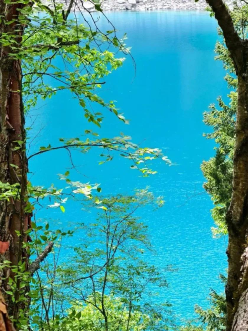 被这蓝给美到了，进山啦！⛰️