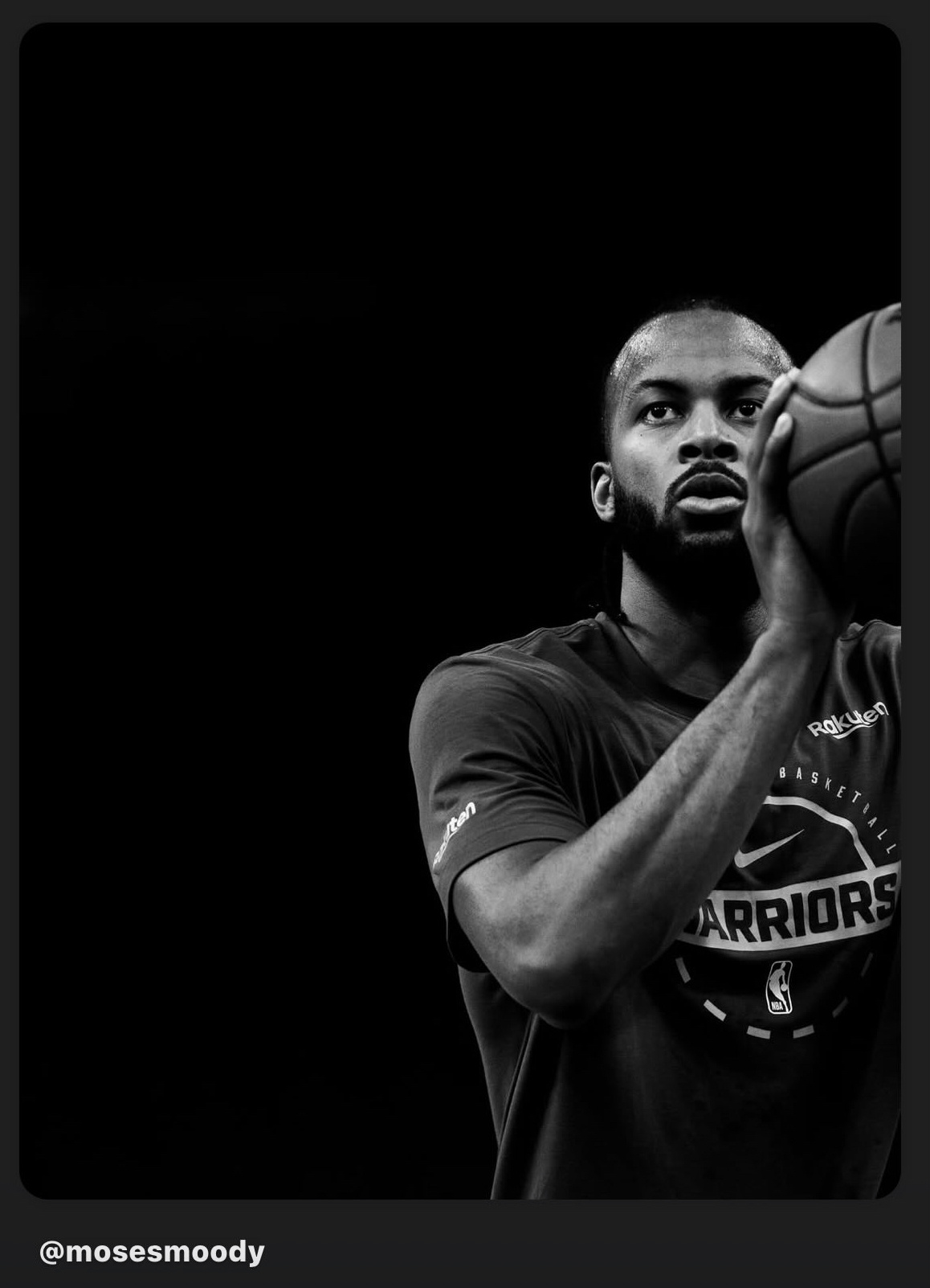 穆迪更新并配文：“我很感激所有的爱。人生中经历的每一次挑战，我都很庆幸自己走了过