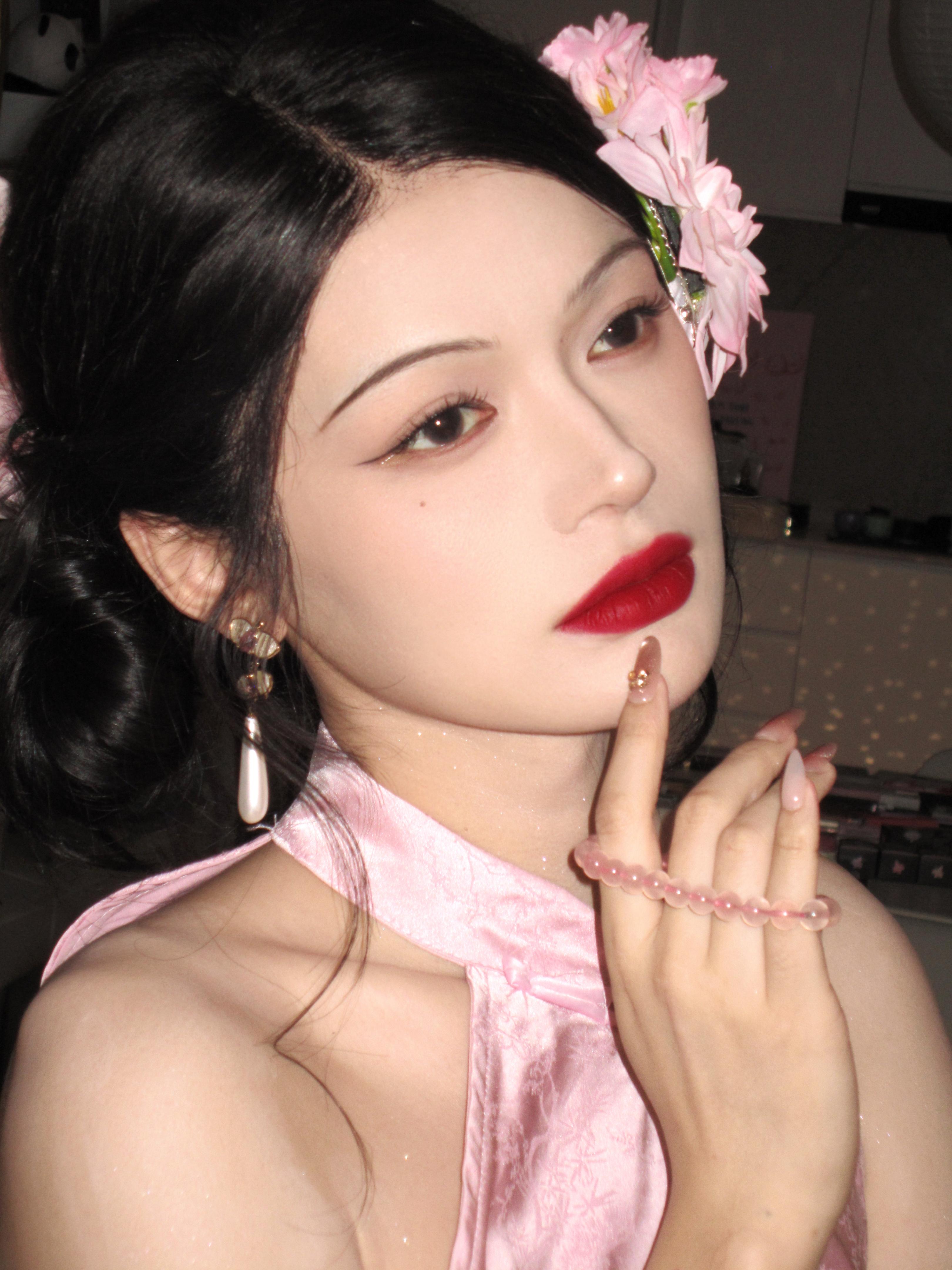 淡妆浓韵，是东方的温柔。