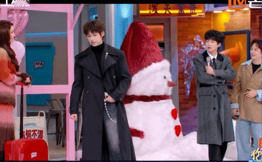 哈妮克孜颜安网速这块儿谁懂啊！“谁知女主心” 环节直接变成舞蹈现场，这默契我给满