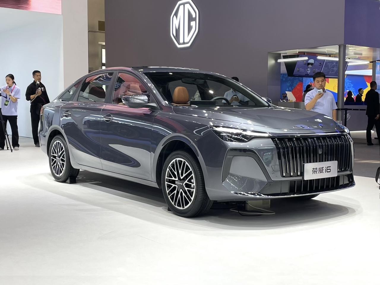 新能源渗透率早就超过50%，但换个角度来说，还有一半的消费者选择传统燃油车。但是