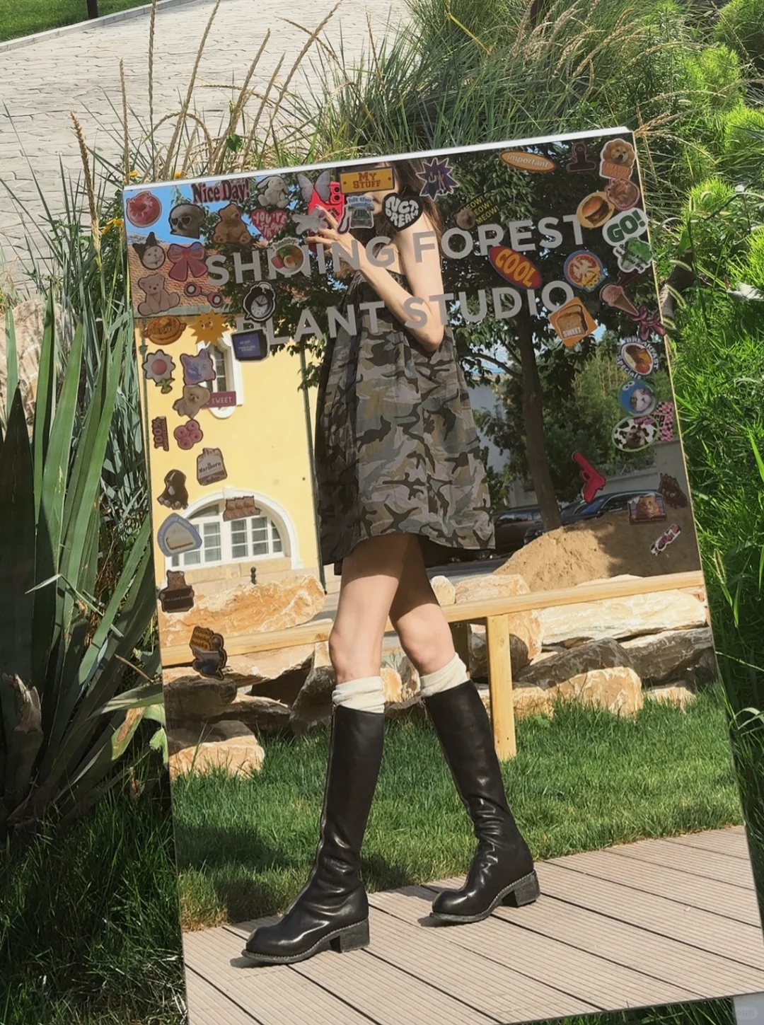 偷感很重的自拍