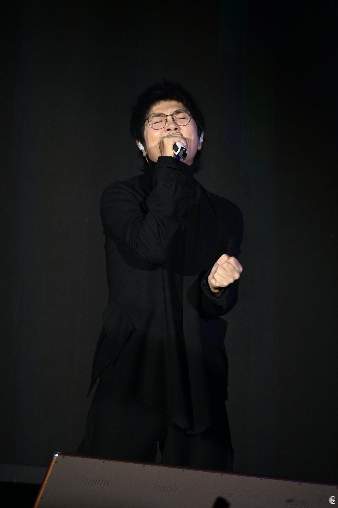 歌手2026官宣孙楠为守关歌手 网传的人没来，换成孙楠，到时候蹲个直播。 