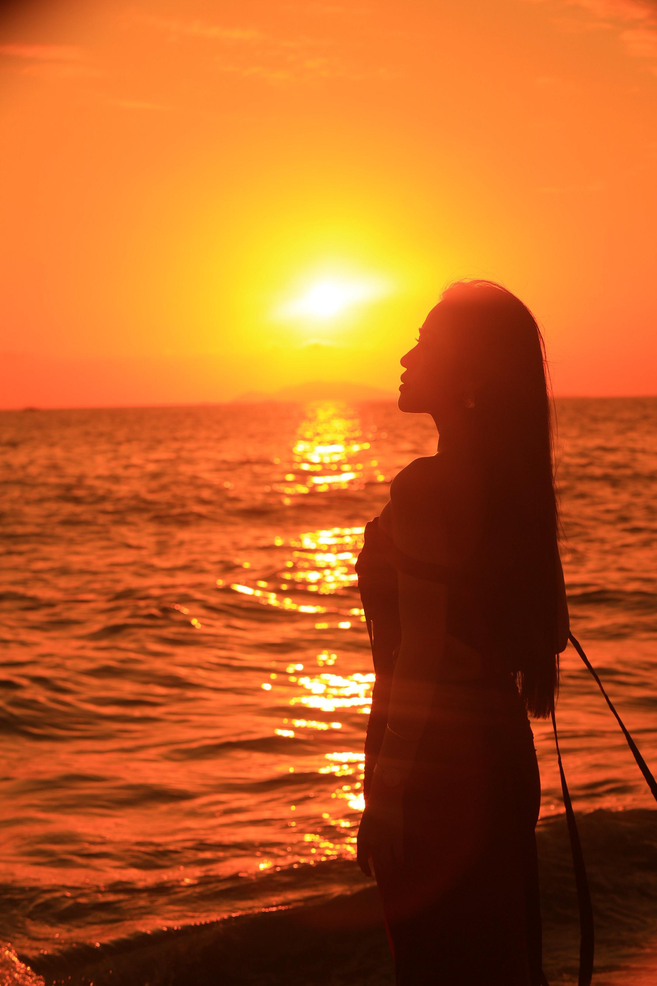 吹不出褶的平静日子也在闪光