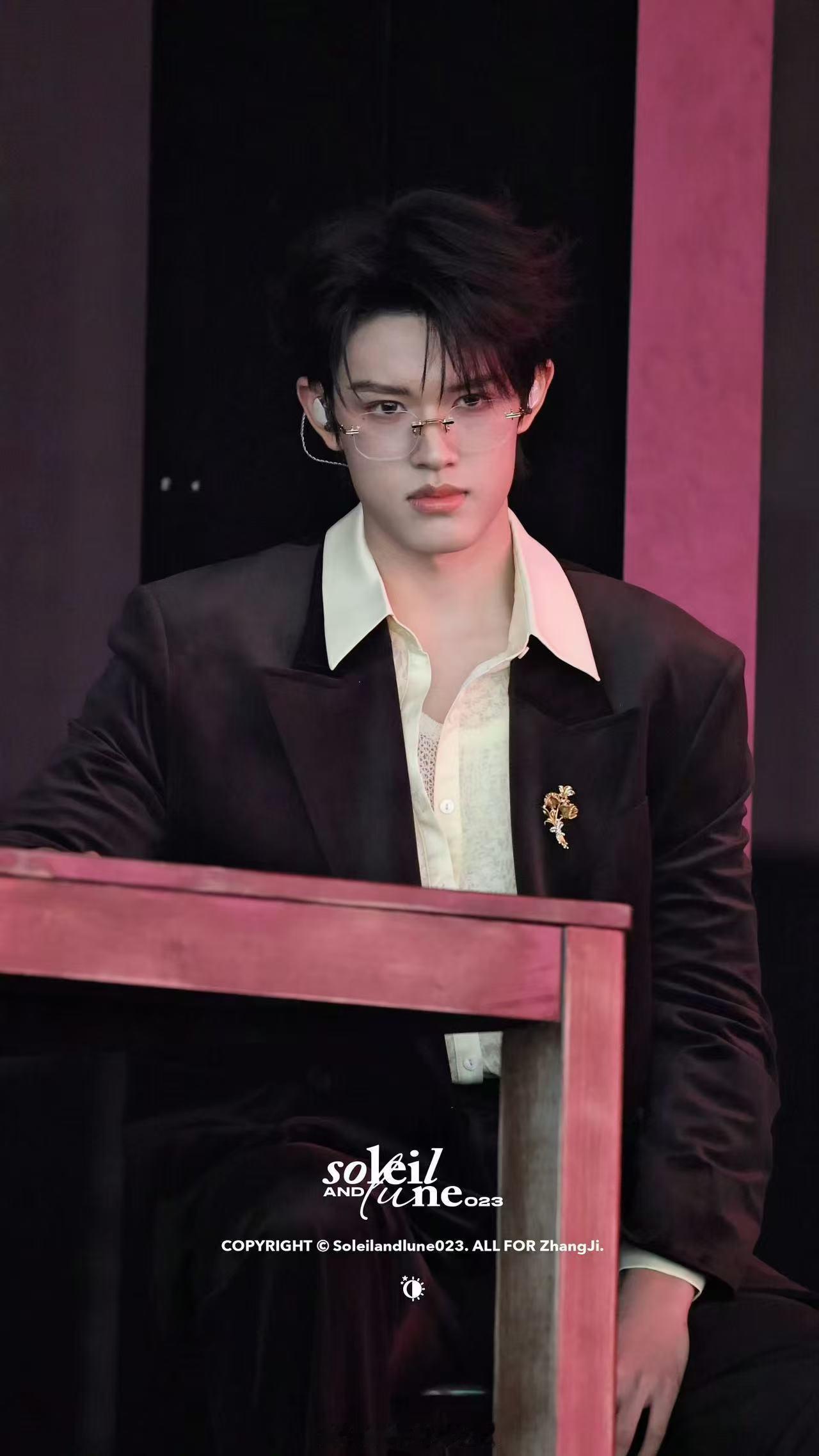 张极转音转强混转头声 一直在带给我们惊喜！新舞台声乐技巧太亮眼，实力主唱名不虚传