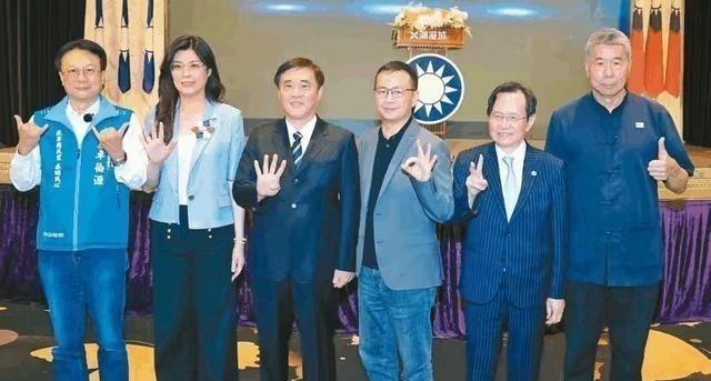 实现两岸统一，2300万台湾人必须无条件的接受和服从，大陆14亿中国人的意愿，而