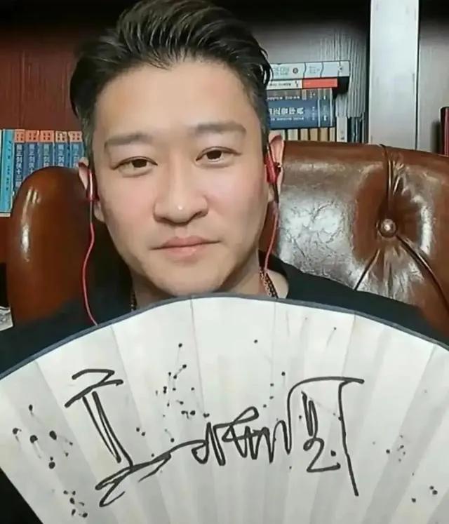 曹云金道出当初叛离师门的真正原因，竟然与郭德纲无关，这谁能想得到啊！

在一次采