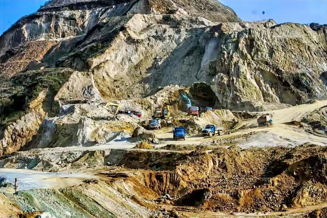 砸85亿脱钩，囤780年稀土！美日慌了：命脉还攥在中国手里
 
美国砸下85亿美