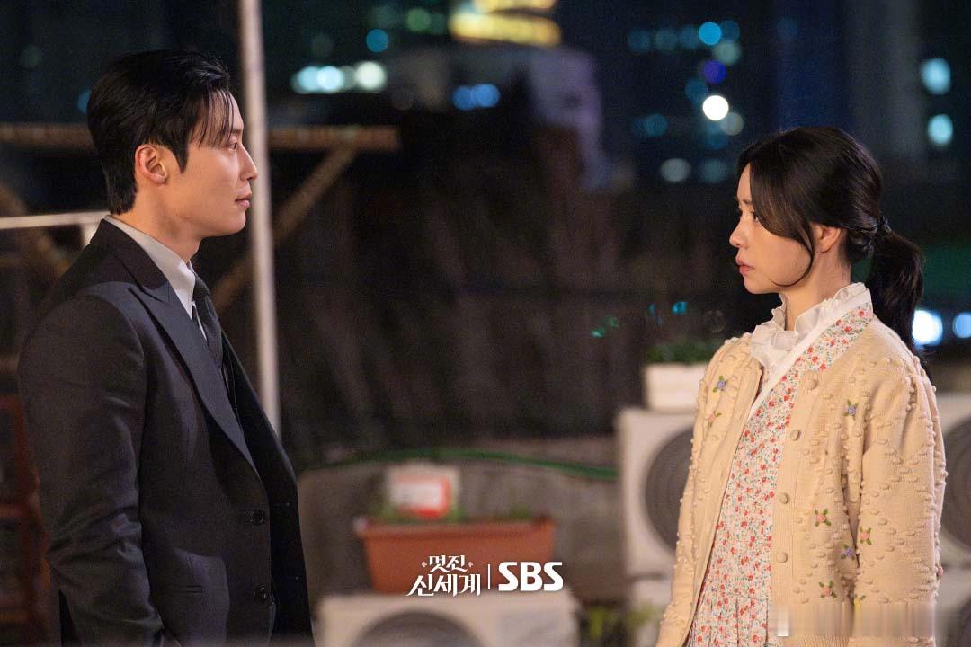 小夫不知何种魔力，上部剧被金多美、辛叡恩争抢，新剧和朝鲜时代穿越而来的林智妍相爱