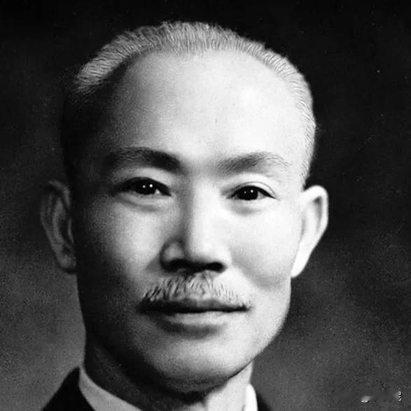 陈诚在台湾搞和平土改三部曲：三七五减租；公地放领；耕者有其田。杀的地主人头滚滚。