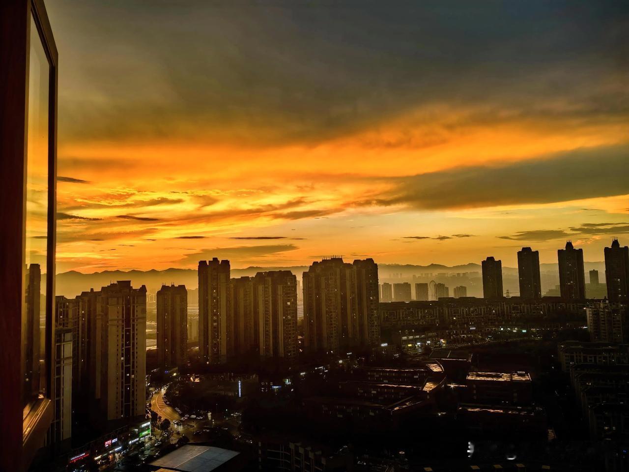 我发现赚钱不容易，守财对某些人来说更难。我一朋友前两年赚了近五百万，结果现在负债