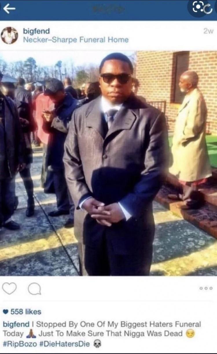 老炮今天发了这张著名梗图：“我去参加我最讨厌的人的葬礼，来确认他是真的死了。”这