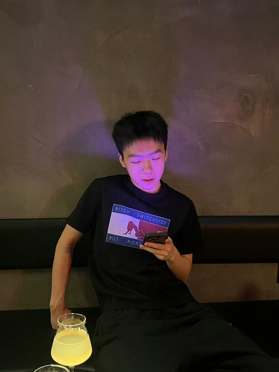 思慕社字母 “真正的放下，不是删掉所有联系方式，而是你终于不再纠结他爱不爱你，不