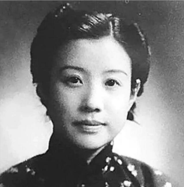 1955年，毛主席首次动用特权，签订主席特赦令，赦免一名被打入死牢的女子。为的就