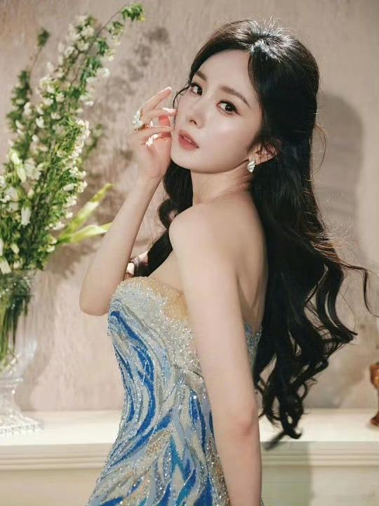 江山大同 杨幂江山大同拍摄江山大同的全过程里杨幂心态平和淡然，不纠结各类排位与虚