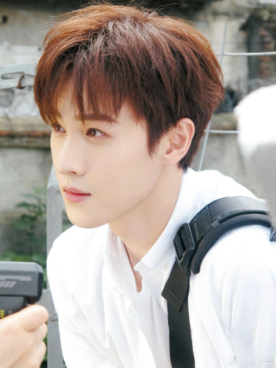 你好星期六李昀锐跳舞简直是舞神 你好星期六 舞台之上从容起舞，气场全开魅力四射，