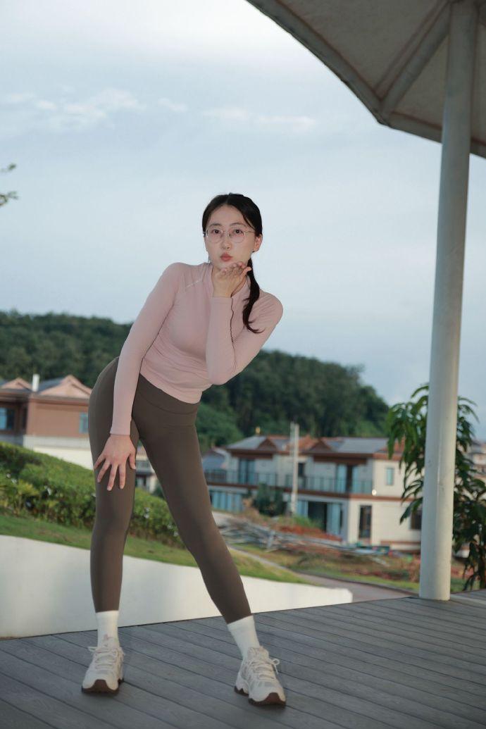 还得是瑜伽裤啊时尚穿搭