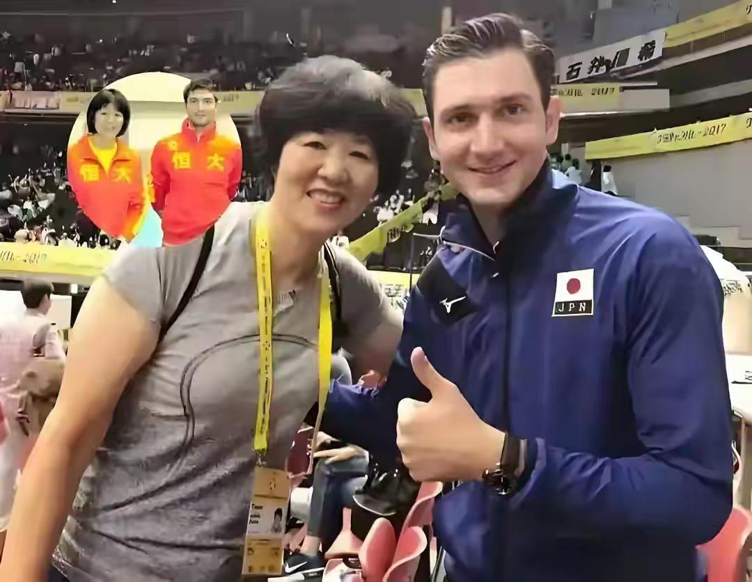 看女排世锦赛，外国球队都在用两点换三点的战术打法，为什么我们中国女排不用，两点换