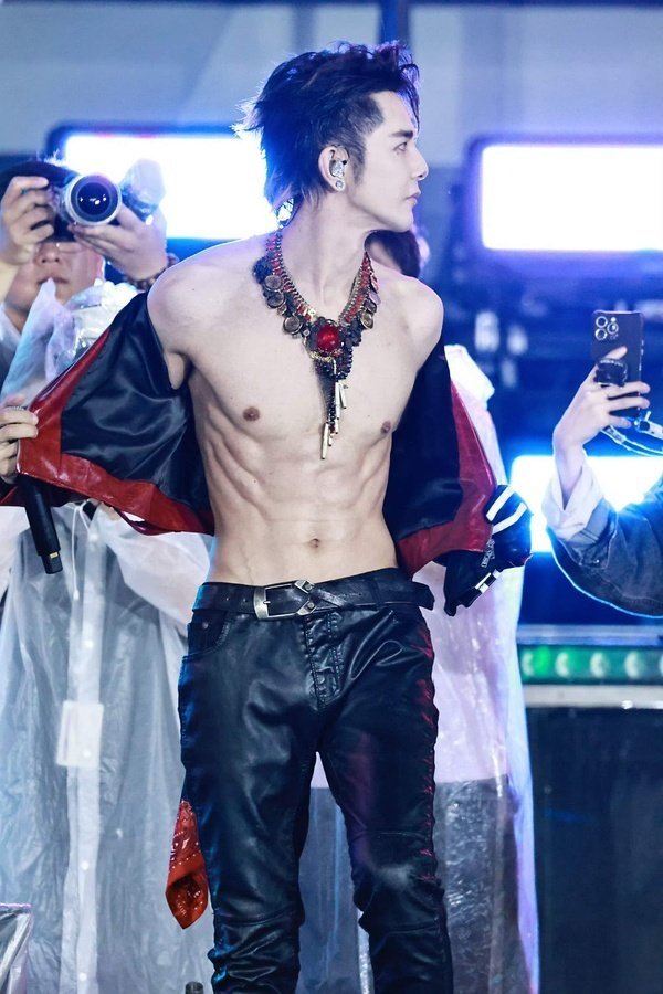 汪东城诠释了中二少年永远不老 ​​​