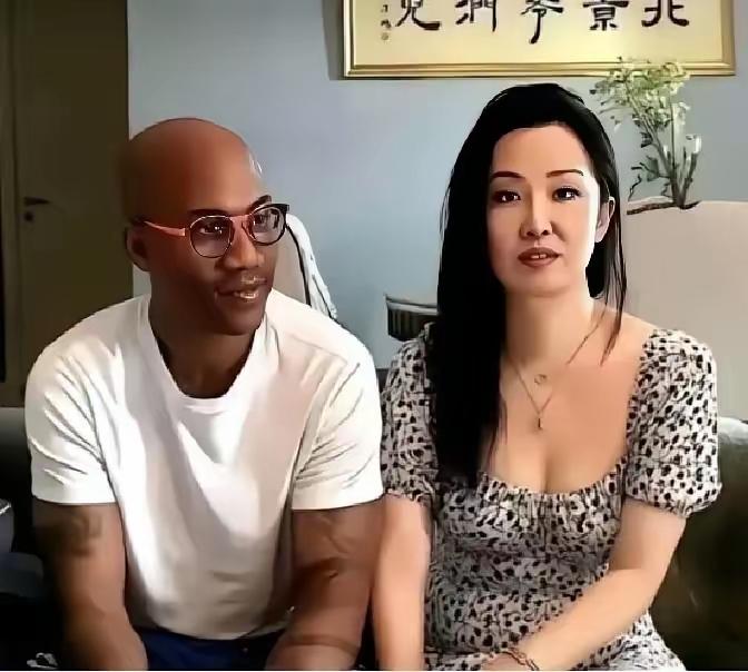 钱挣够1.5亿，家却散了。马布里曾是NBA顶级“独狼”，如今却为一碗热干面，一个