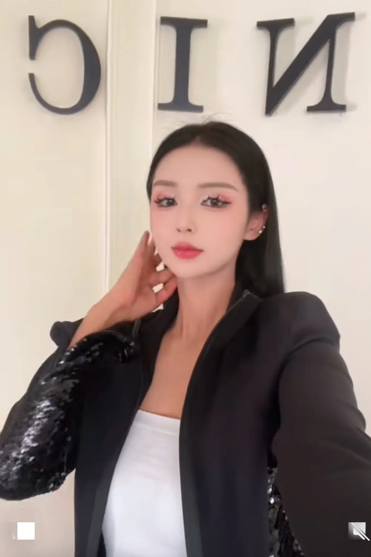 我不会拍马屁，让我不舒服的任何人，任何关系任何东西我会切底远离。