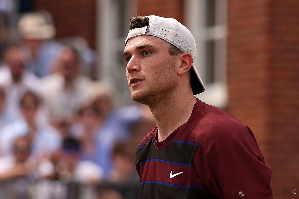 首进家乡赛四强☝️ATP500 伦敦站1/4决赛，本土一哥德雷珀苦战三盘以6-4