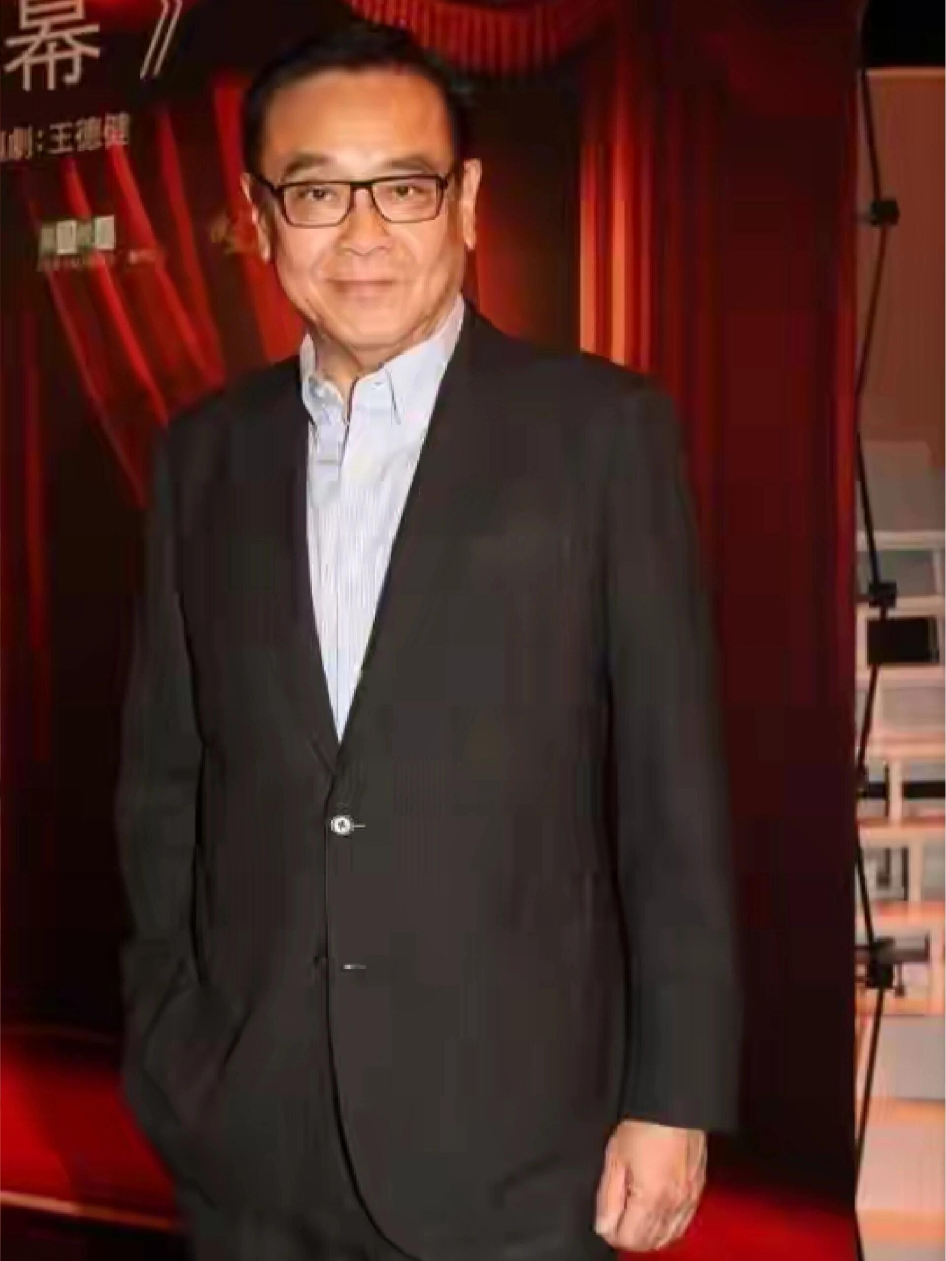 尔冬升 香港大咖也不敢带编剧进组尔冬升导演发言真的好犀利！被问大牌演员带编剧进组